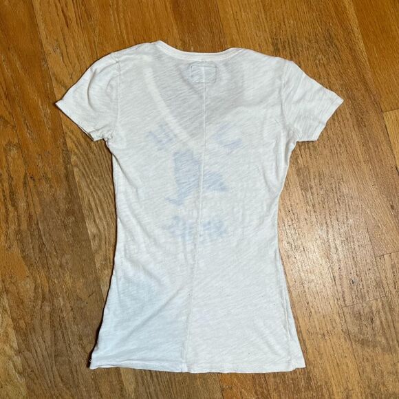Vintage Y2K White Short Sleeves Form Fitting Graphic Tee V-neck American Eagle - Picture 2 of 6